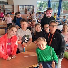 NOC S ANDERSENEM: Čtyřlístek (3. A + 3. B)